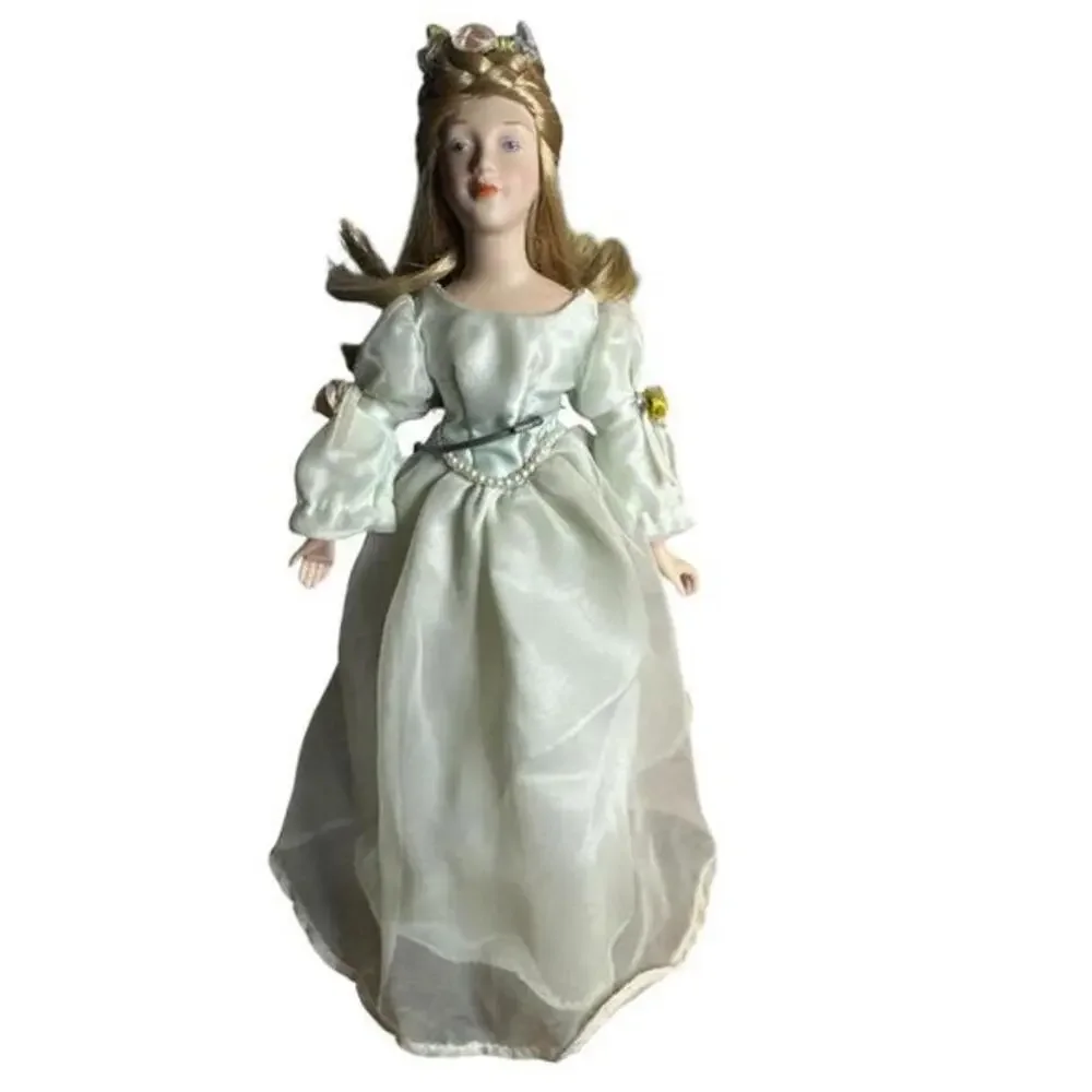Doll 9 Inch Avon Cinderella Fairy Tale Doll Collection, Royalton Collection  Goo